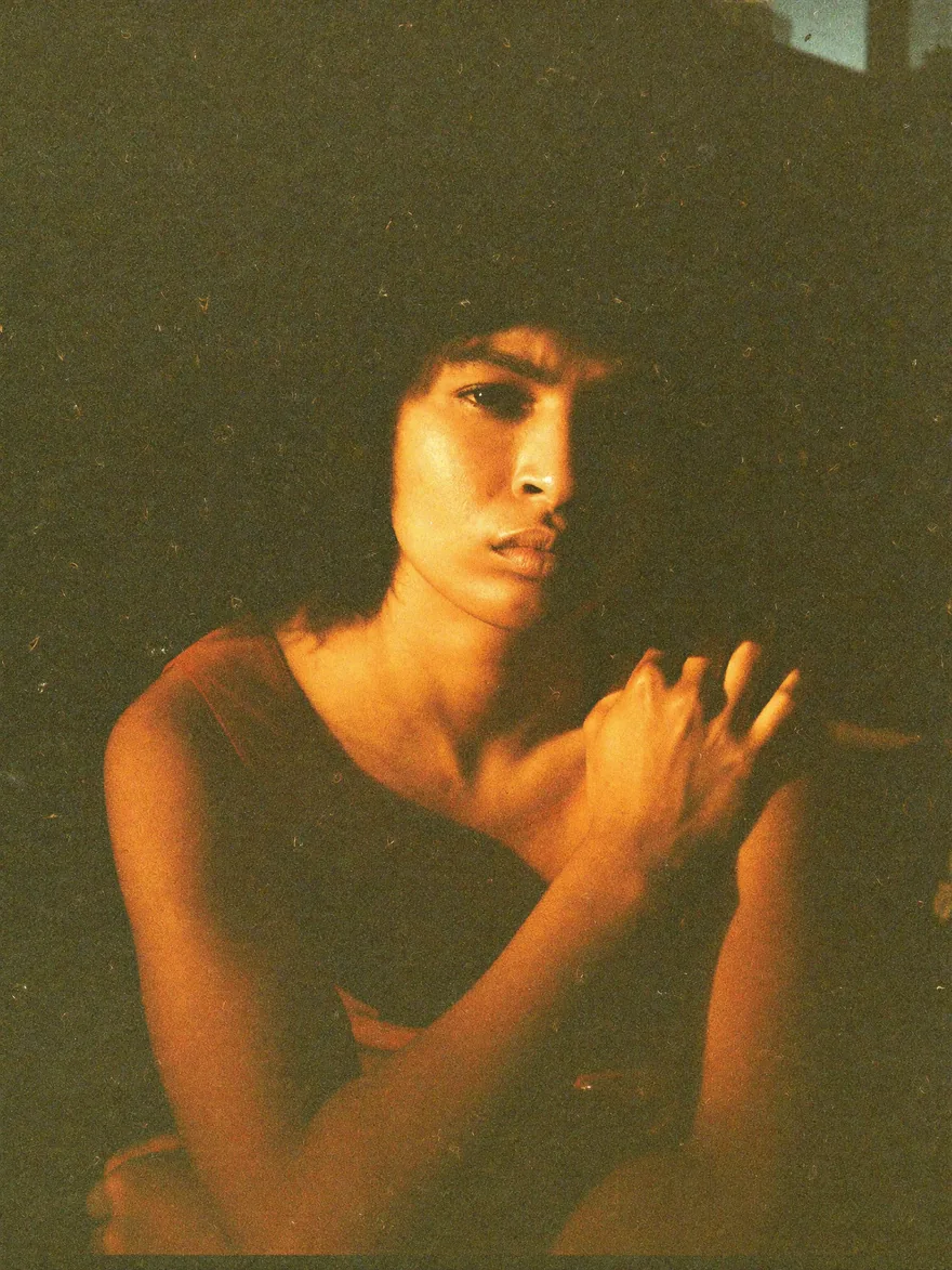 First Sight Gold 200 warm portrait preview